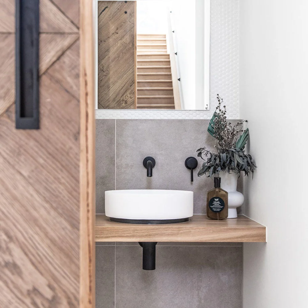 MICA Deluxe Bottle Trap Round Matte Black 32mm/40mm - Image 4